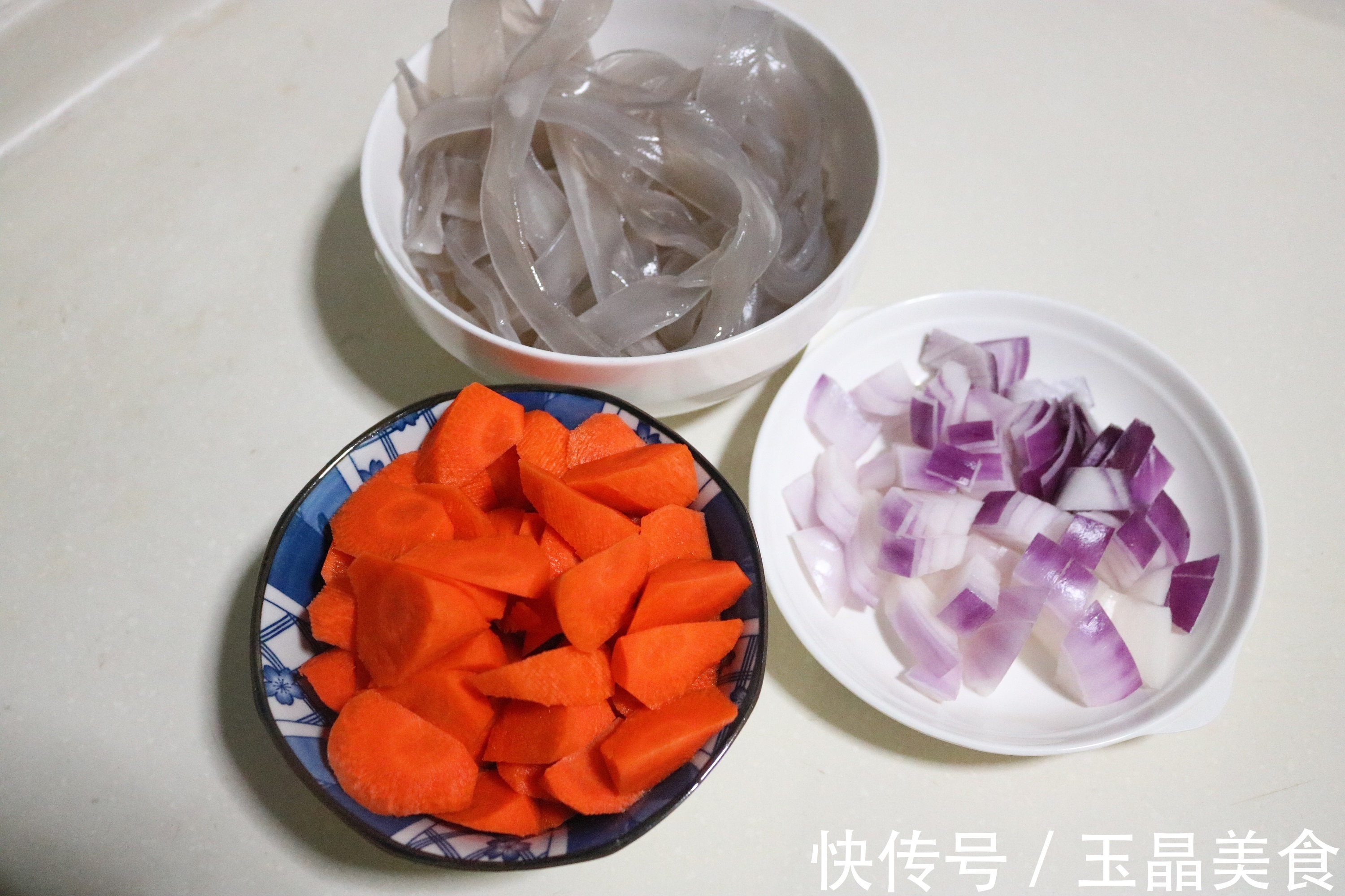 孩子|这道炖菜太香了,我家一年吃三季,大人孩子都喜欢,总吃不够