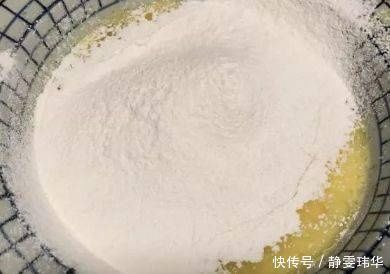 这早餐比面包省事,不揉面,不发面,搅一搅,上锅蒸熟就能吃