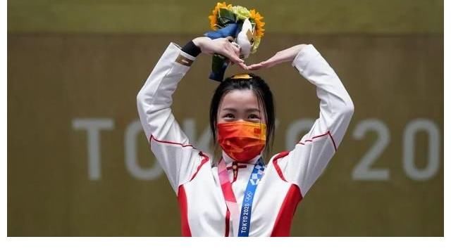 节目|是否应该邀请奥运冠军上综艺？网友们各执一词，其实都是导演为了节目开播增加热度