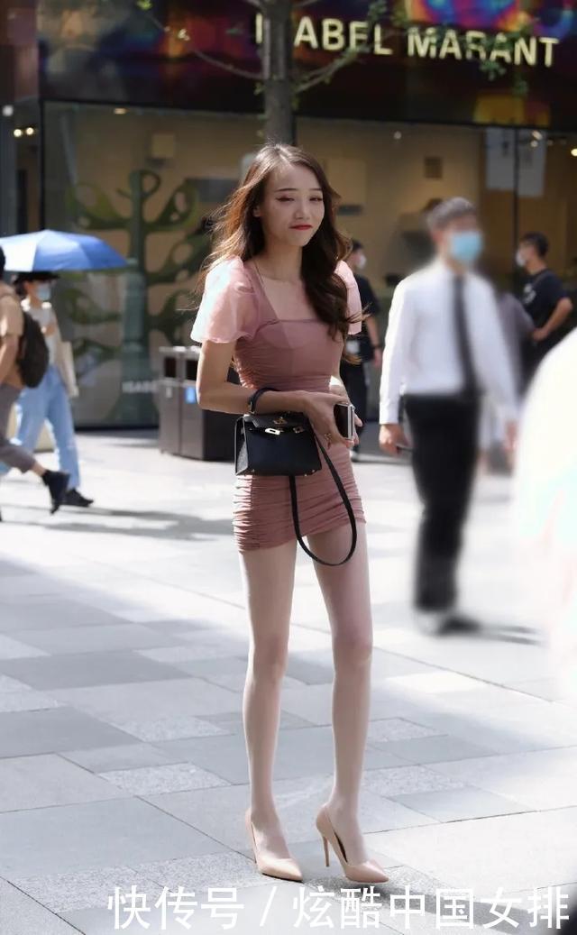 身姿|涟漪泡泡袖方领包臀裙,塑造优美身姿,展现优雅气质