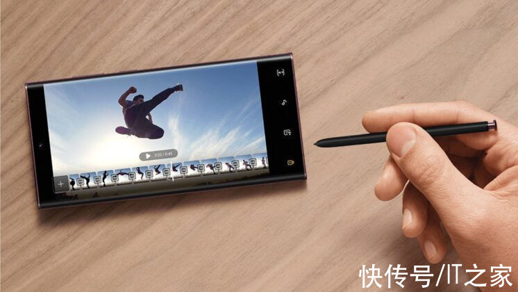 刷新率|三星 Galaxy S22 Ultra 官图曝光：顶级屏幕，支持S Pen、45W快充