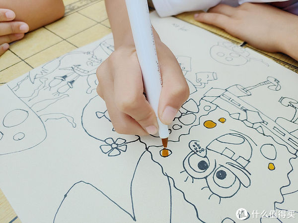 笔杆|科技数码 篇三百五十六:圆角笔杆,握感舒适,鲜艳与时尚它都有,ohuhu 40色马克笔体验