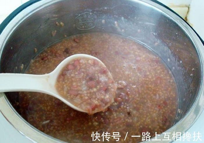 用高压锅煮粥和普通锅煮有什么不同看完煮粥就好吃了