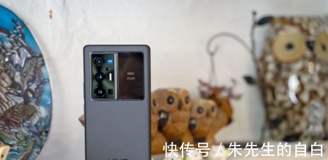 pro+|蓝厂高端梦成了？vivo X70 Pro+轻体验，蔡司镜头果然强大