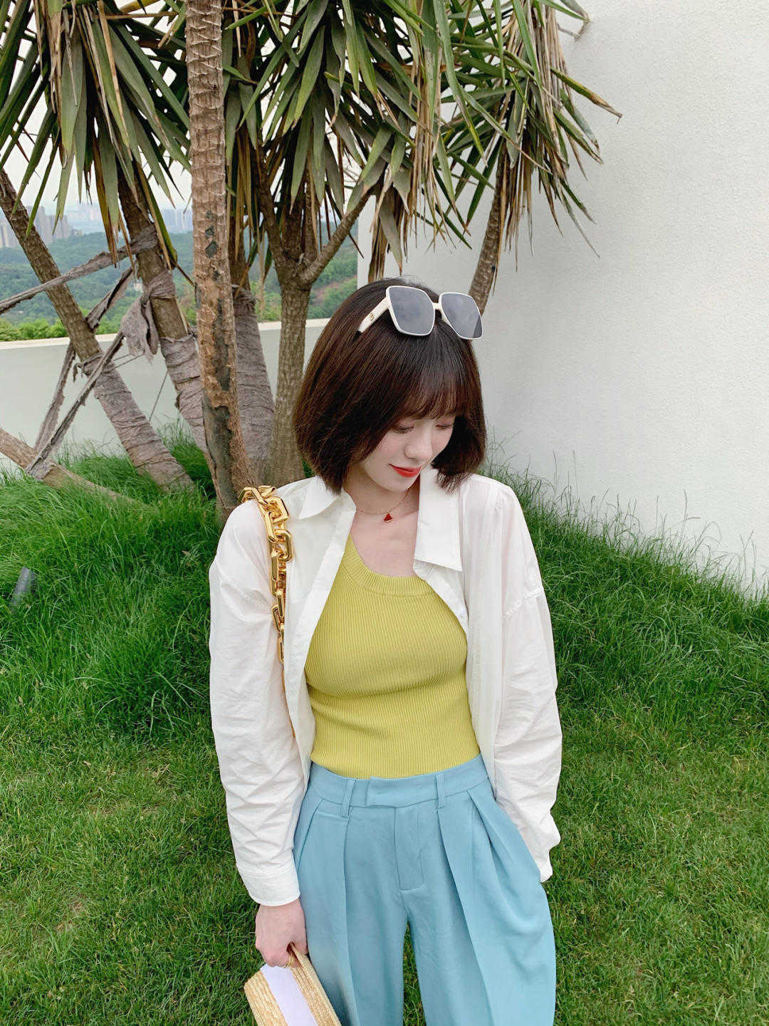 夏季|夏季阔腿裤要这样穿,搭配上白色衬衫,广告显得清爽,显瘦又舒适