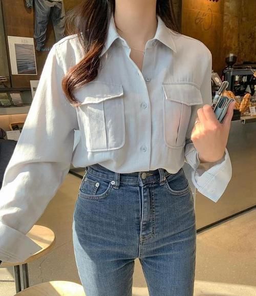 条格、印花工装衬衫太花哨，不如穿件霜色工装衬衫，简约低调时髦