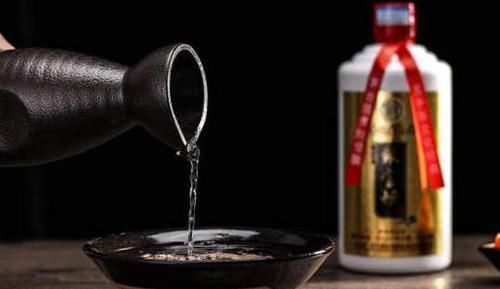 不用|擦玻璃不用爬窗,有个小妙招,让玻璃干干净净