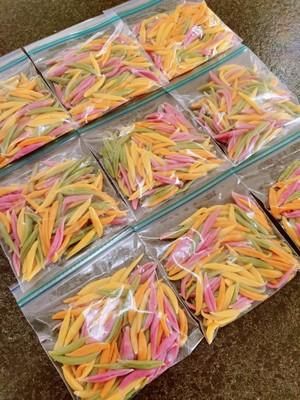 引发食欲的五彩缤纷小鱼面的做法，好看又好吃