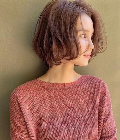 60岁阿姨选择什么发型显年轻?5款减龄发型,时髦好气质