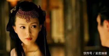 美人|她曾貌美如花,公子哥为其倾家荡产,晚年却沦落街头,靠卖唱为生!