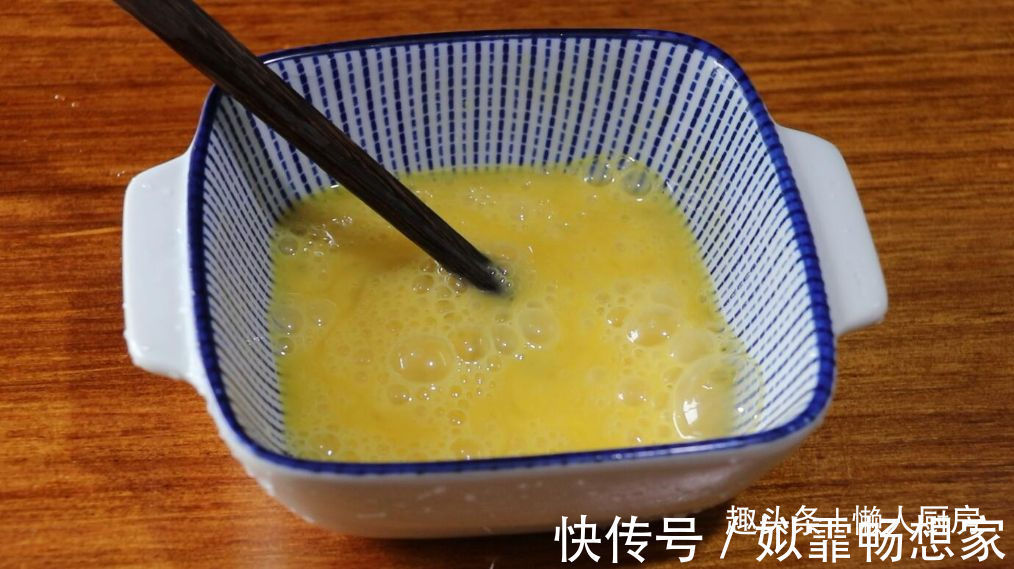 这是海鲜炒米粉的做法,加点它们一起炒,可做菜也可做主食