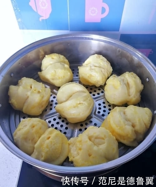 面粉这样做，只要一个蒸锅，比馒头松软香甜，吃一次就会喜欢上它