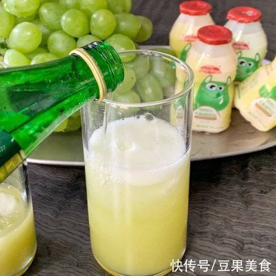 界界|一定要收藏的青提乳酸气泡饮，简单零失败