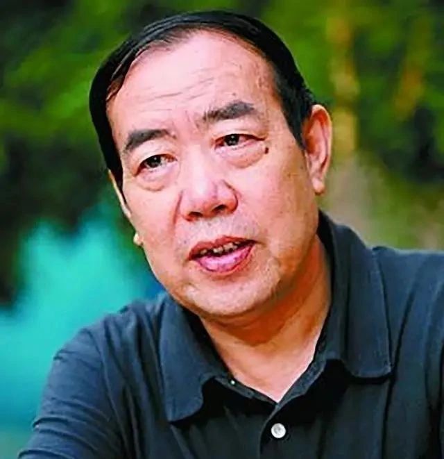 告示|当代作家贾平凹,书法售价10万一幅,专家:字不错,但不是书法