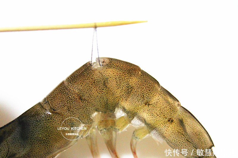 上桌|夏天多做蒸菜,不用闻油烟,几步上桌,又嫩又鲜,豆腐比虾还好吃