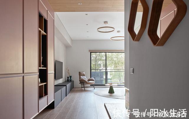 层架|一家三口住在这素雅别致的环境中，真令人羡慕，这是怎么装饰的呢