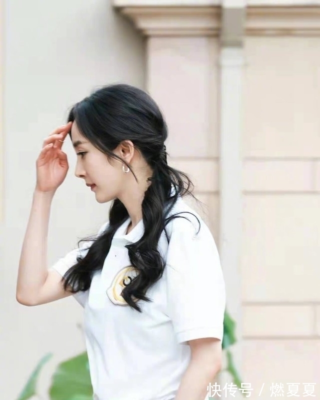 杨幂|杨幂加盟你我皆王者综艺,成为QG战队一员,林教练成为背景板