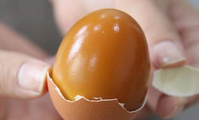 鸡蛋不要直接煮着吃,韩国朋友教我样做,味道真的绝了