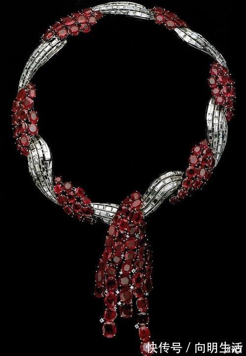 大珍珠 辛普森夫人的珠宝欣赏,这条珍珠项链,形状几乎完美,光泽亮丽