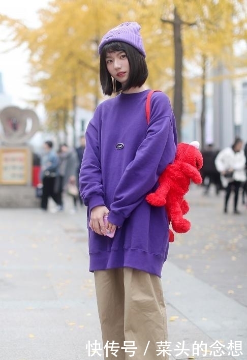 不同年轻段的女人穿衣也不同,有人爱性感打扮,有人爱减龄打扮!