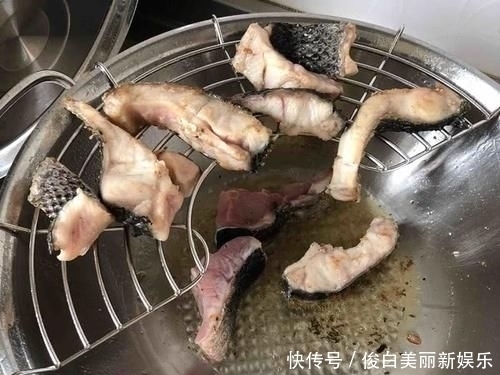 神器|天生的“捕鱼神器”,河里一扔,就能捕鱼,网友:太方便了吧!