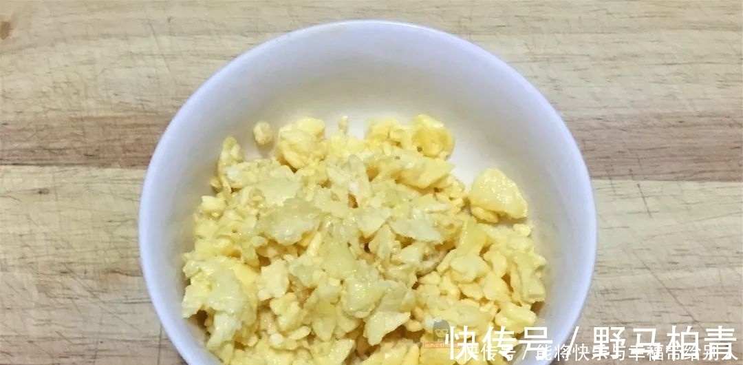 和面|包子最新做法,不发面,不和面,做出的包子晶莹剔透,太馋人了