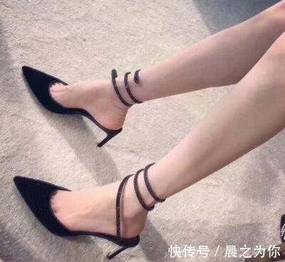 尖头 尖头高跟鞋,秀丽白皙的美腿,凸显女人漂亮的气质!