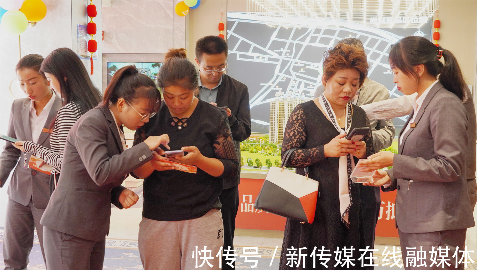 平凉|够豪横!平凉一房企中秋节为新老客户赠送大闸蟹