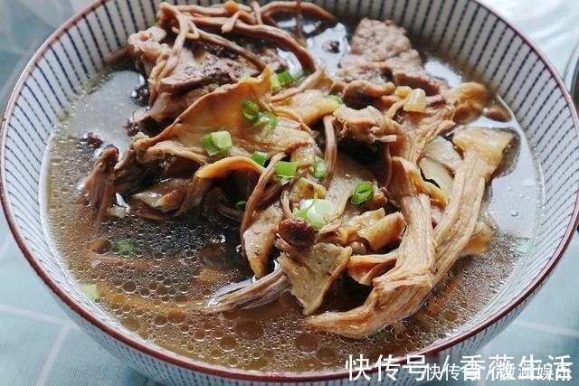 儿子读大学,老两口的极简午餐,晒到朋友圈火了