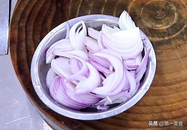 洋葱|洋葱炒鸡蛋到底怎么炒才好吃，下锅顺序很重要，很多人都不知道