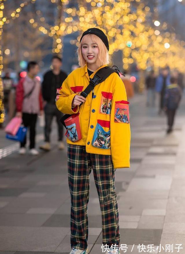 休闲衫 休闲衫搭配牛仔裤,简洁时尚又很拉风,非常有街头的气质感