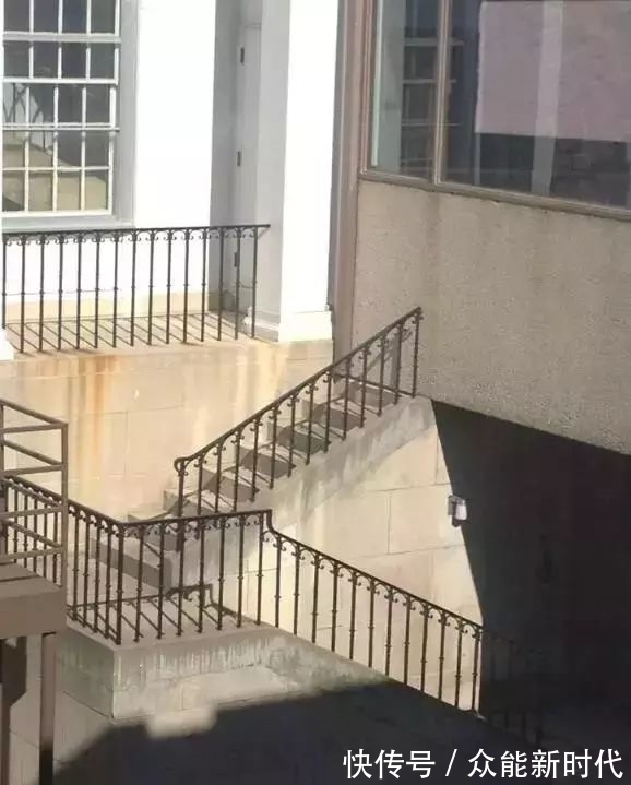 小姐姐|这样的设计师可能随时准备提桶跑路，做成这样，大写的佩服！