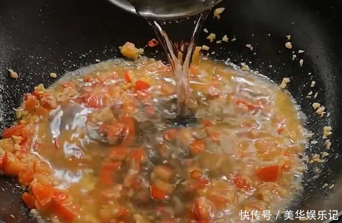 鲜香|红烧鱼好吃又诀窍,鲜香适口,外酥里嫩,端上桌就被大家吃完了