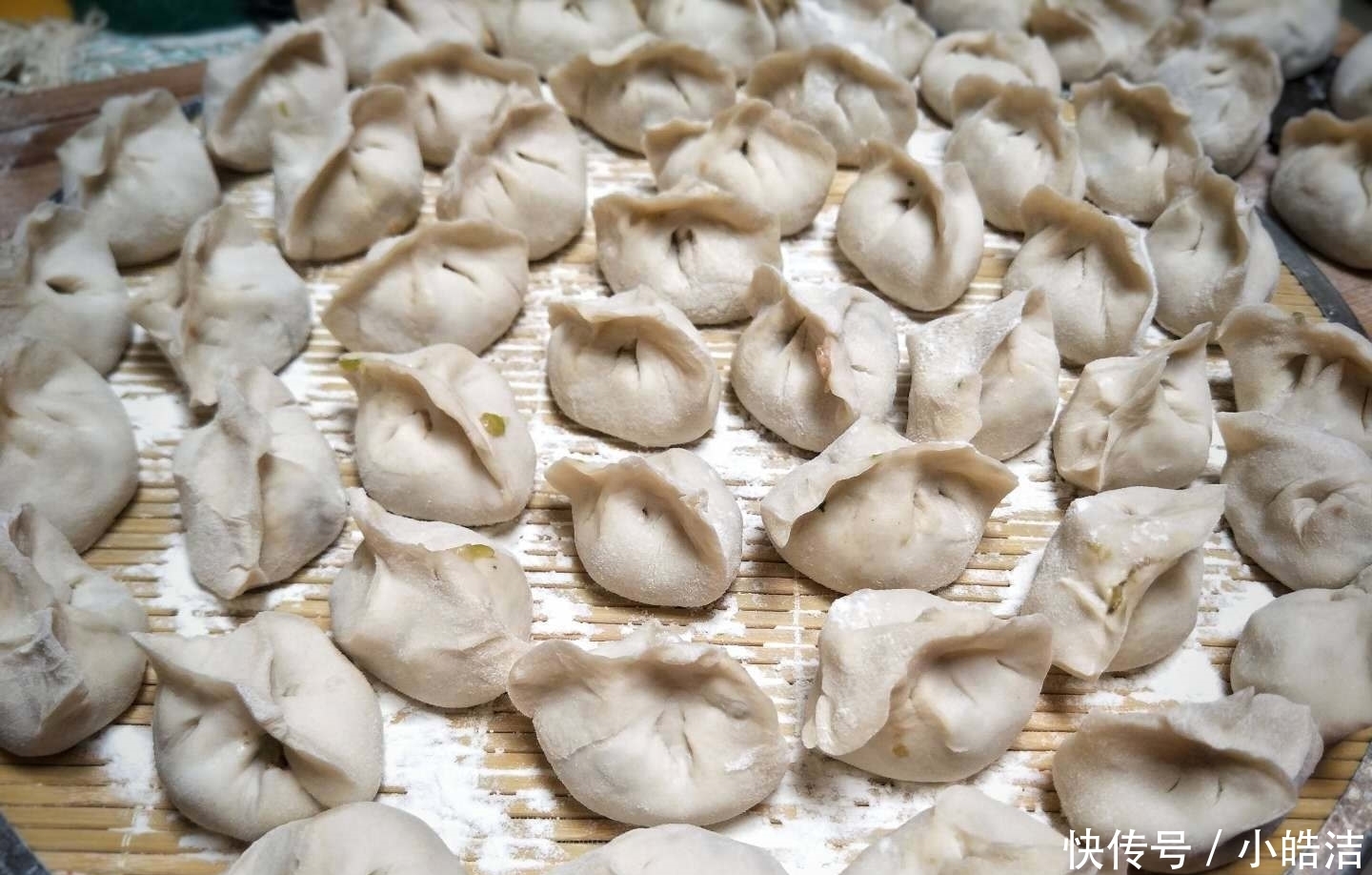 韭菜肉馅饺子|它是蔬菜更是药,1斤2块钱,用来包饺子,比韭菜香、比白菜营养
