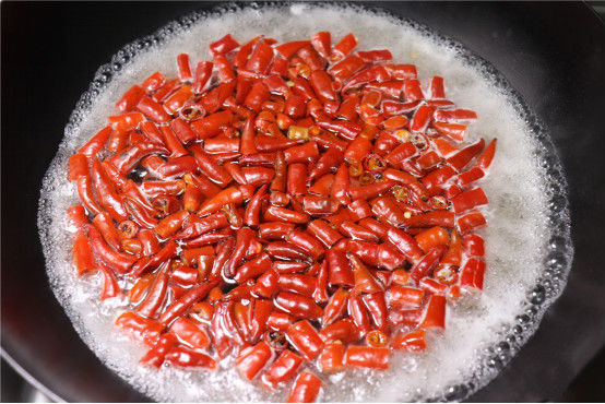  做菜，这回辣椒站C位 ，好吃到没有朋友！|重庆特产传说（320） | 香脆椒