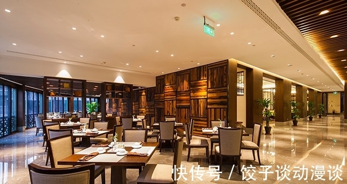 身影|龚俊《中餐厅》时常不见身影,一心干活,性格太好实力圈粉