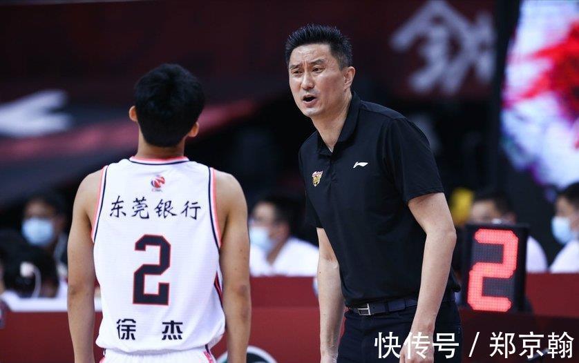 打球|徐杰空砍30+8,有些评论实在看不下去,承认他优秀真的那么难?