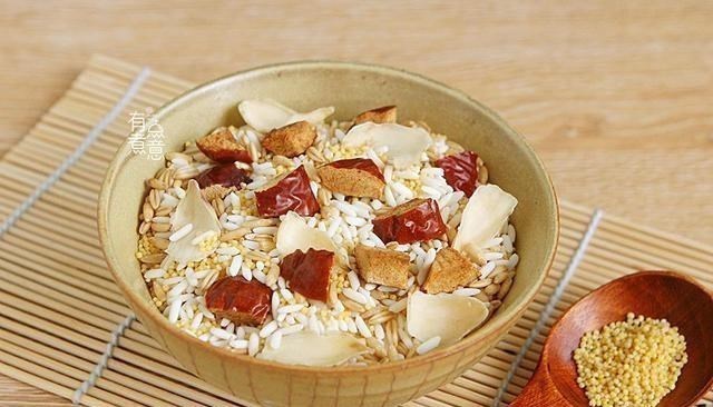 五谷|入冬后,早餐多喝7种“五谷晨粥”,简单营养,同事:难怪身材好