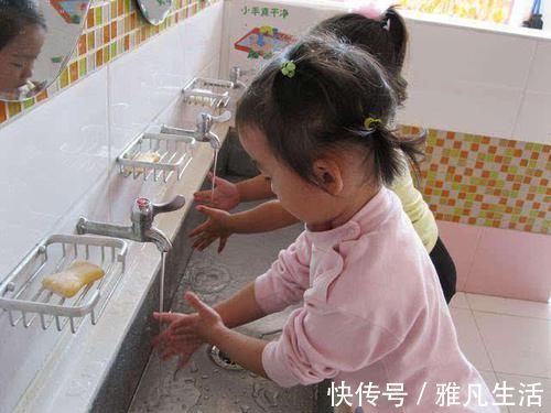 张女士|女儿总爱揉眼睛,妈妈感觉不对带去检查,医生的话让她后怕不已