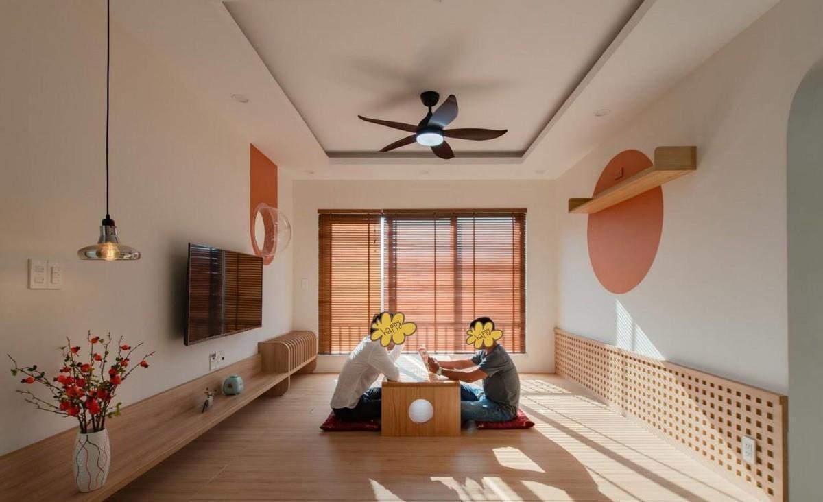 收纳|78㎡“去客厅化”，扔掉沙发靠墙打5cm高地台，一家5口越住越宽敞