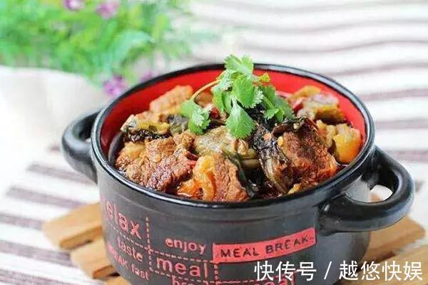 几道荤素搭配的家常菜，简单易做色泽诱人，看着就特有食欲