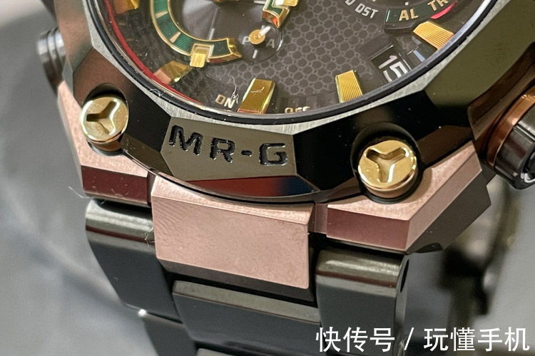 c卡西欧推出G-SHOCK系「MRG-B2000BS-3A华婆娑罗」25周年版