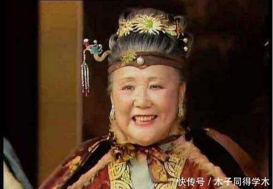 《红楼梦》中王熙凤曾经做过一件事,既帮了贾母,又讨好了王夫人