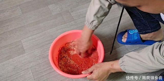 钓鲤鱼不需要太多料混合,配对这两种料,一年都不用换了