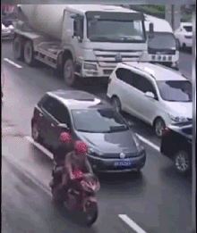 |搞笑GIF:连甩鱼竿都不会,我来教你!