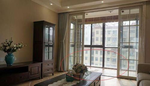 阳台|客厅和阳台别做隔断了,此样拉通设计,大气美观,真心实用