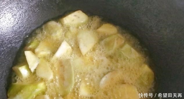 家常地三鲜做法按此方法制作,不但味道好,而且干净卫生