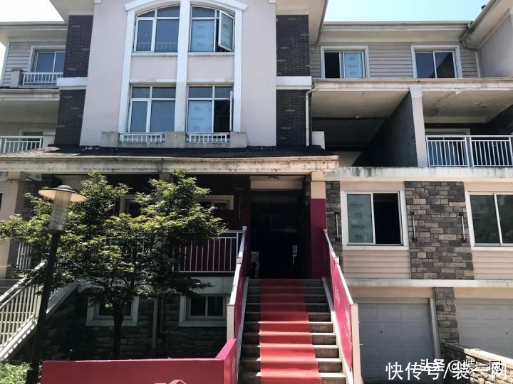 别墅|300㎡新中式实景的“方圆人生”，对称式别墅显中式传承