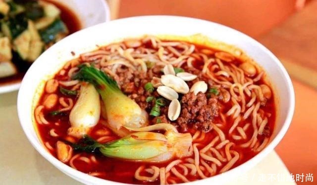 中国有名的“8碗面”,南方4碗北方3碗,剩一碗是“面中之王”
