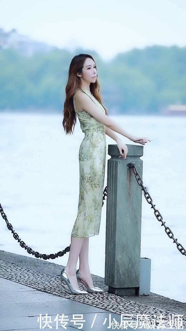 小姐姐|小姐姐爱穿半透明旗袍,优雅时尚有韵味,尽显知性轻熟魅力